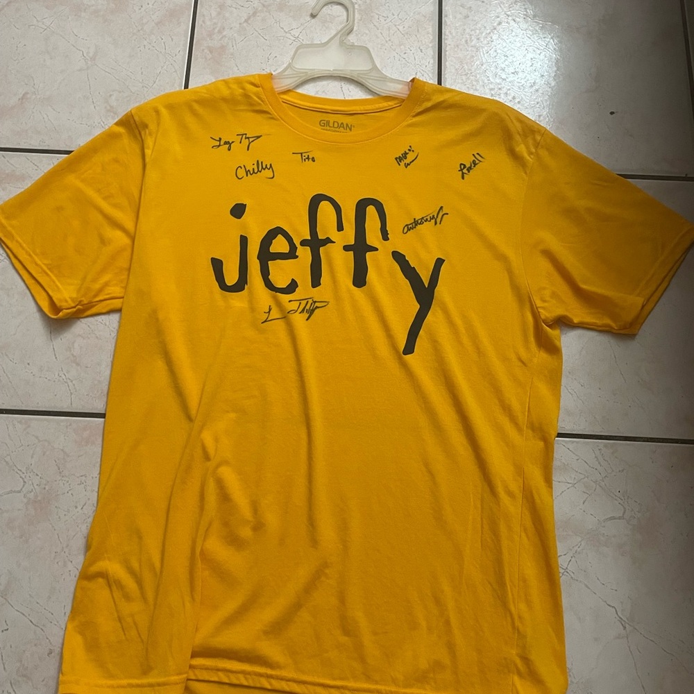 Jeffy shirt signed by crew